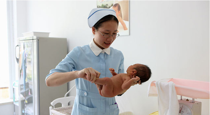 新生儿健康护理体系
